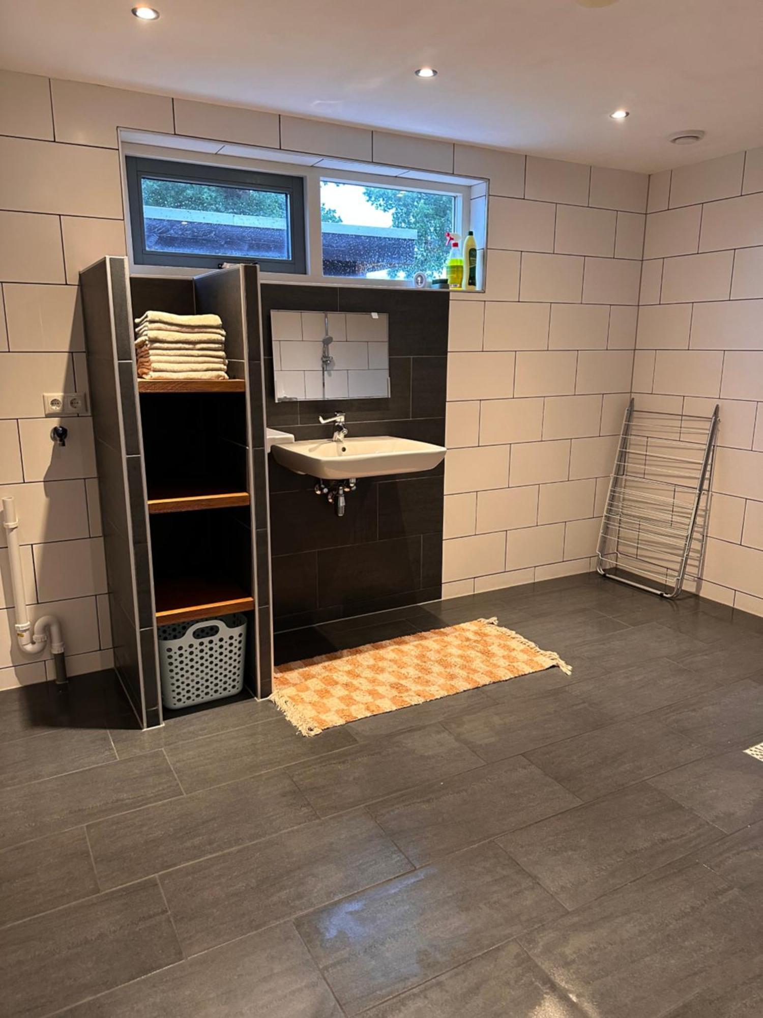 B&B Het Kleine Huisje Emmen Eksteriør billede